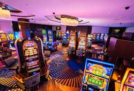 Meja poker Texas Hold'em di Lobby Game Kaisar Poker dengan taruhan beragam