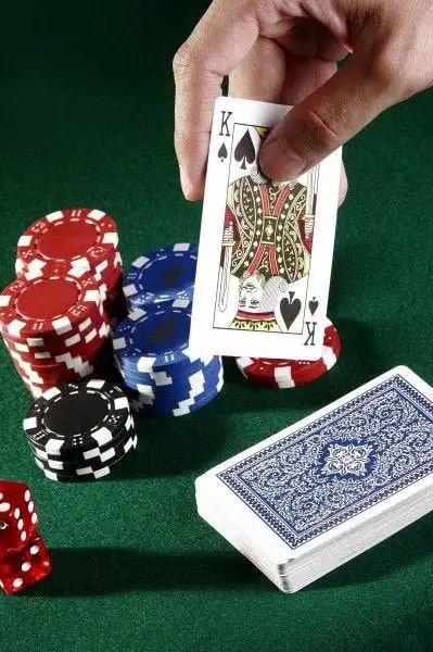 Dashboard progres VIP Kaisar Poker yang menampilkan poin dan estimasi naik level secara real-time